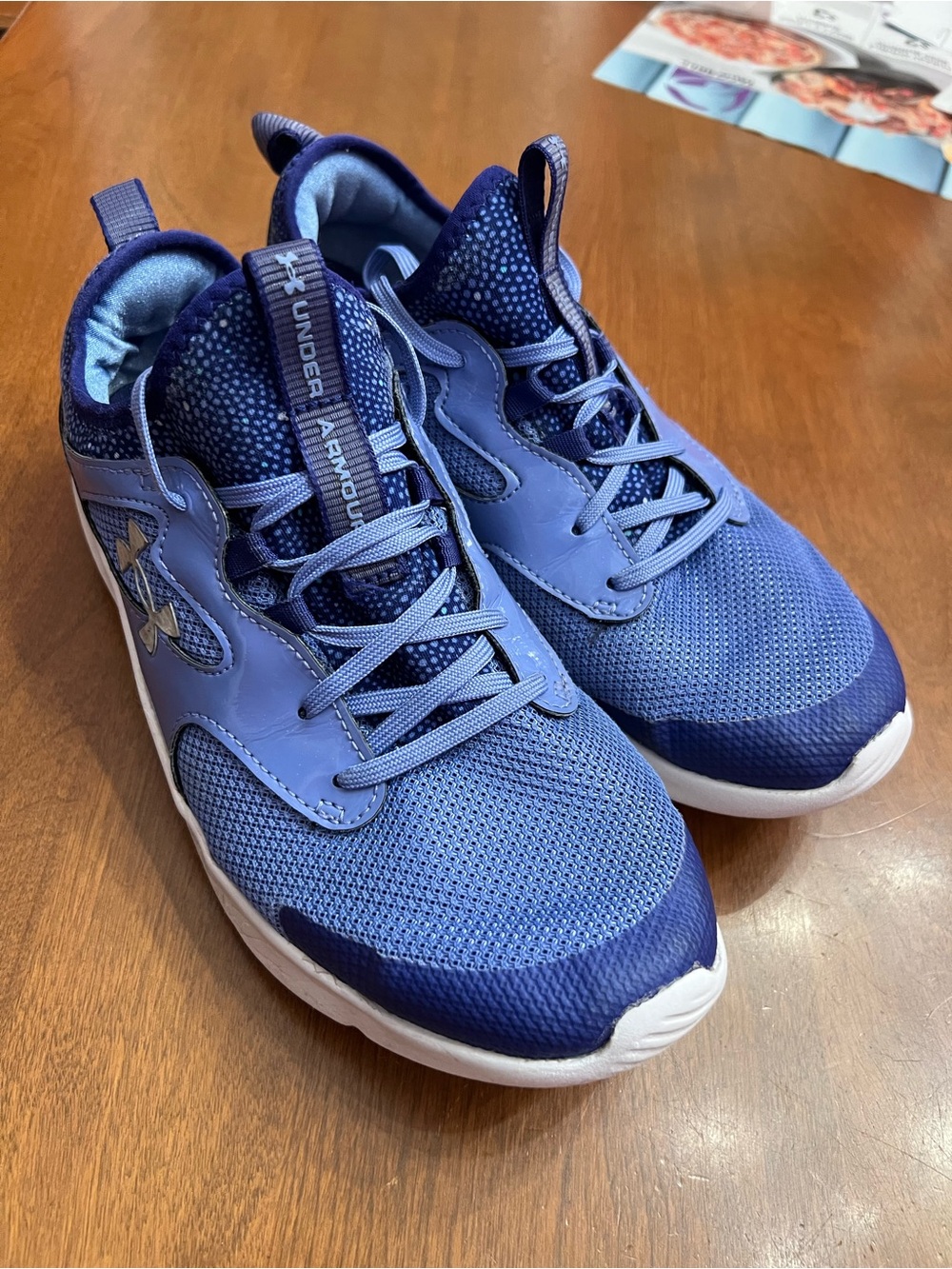 Under Armour Infinity 2.0 running shoes Girls 6yr Blue Athletic Sneakers EUC